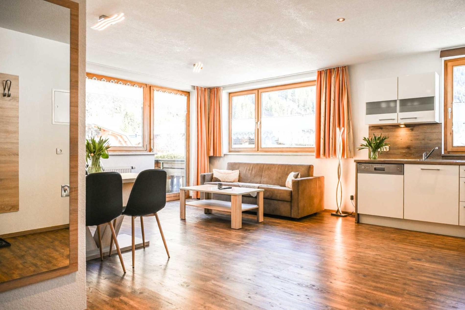 Appartements Schwarzer Adler Elbigenalp Kültér fotó