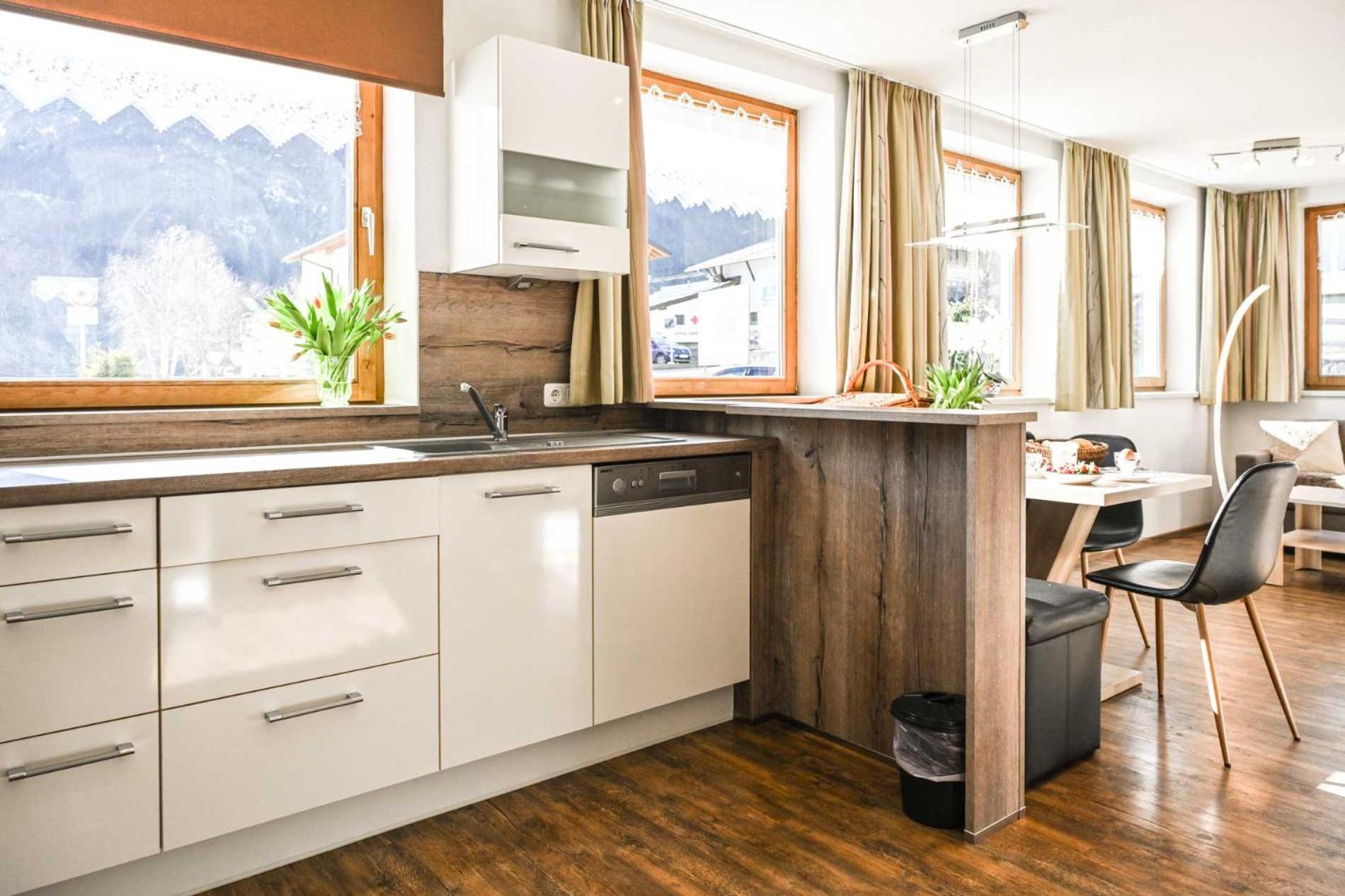 Appartements Schwarzer Adler Elbigenalp Kültér fotó