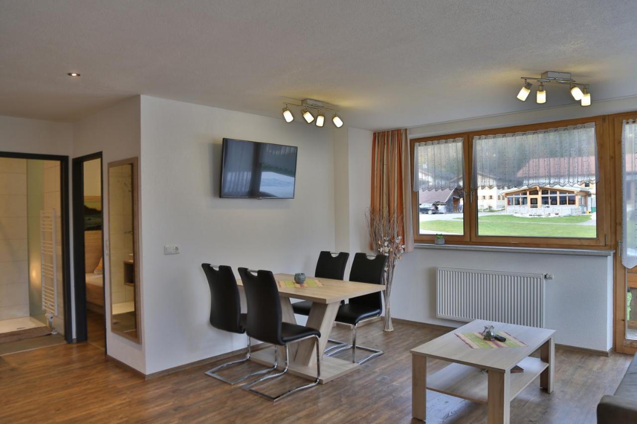 Appartements Schwarzer Adler Elbigenalp Kültér fotó